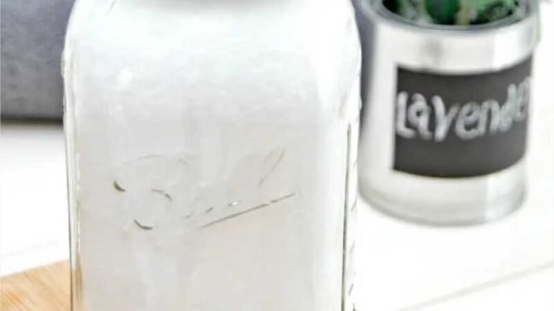 Intensificador e amaciante de aroma de lavanderia faça você mesmo com 2 ingredientes