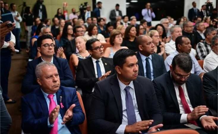 Legislativo cuiabano prestigia sessão no TCE sobre os 70 anos da instituição
