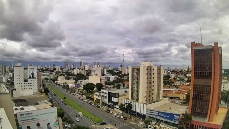 Semana começa com muito calor e possibilidade de chuva nos próximos dias