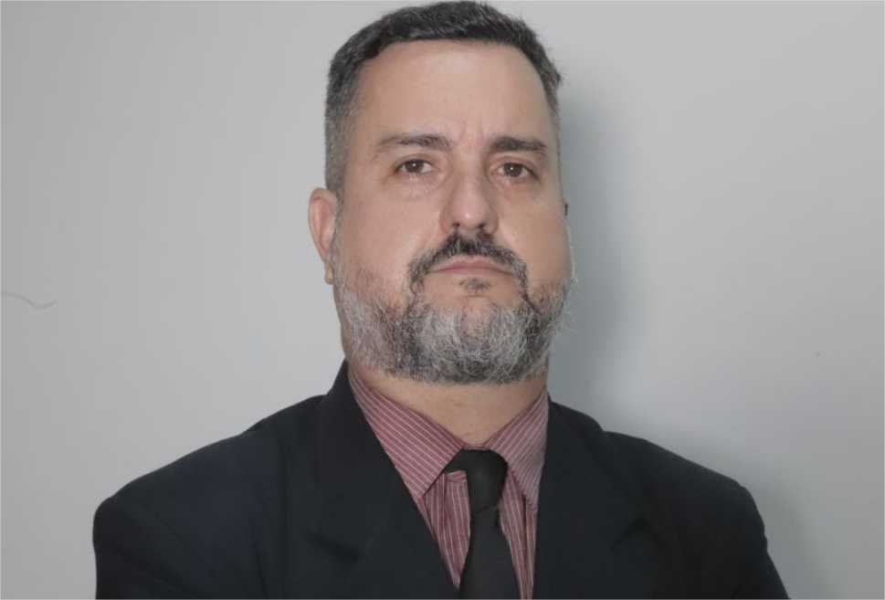 Conheça o professor de história que assume cadeira de Edna