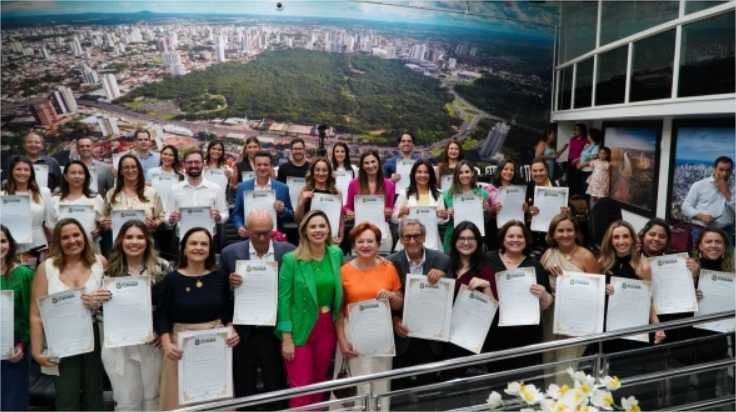 Dentistas participam de sessão solene em comemoração ao dia do dentista
