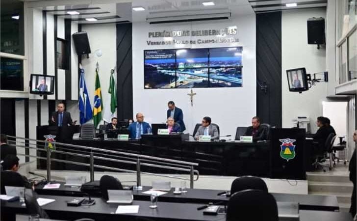 Câmara aprova requerimento, projetos e honrarias na sessão desta terça