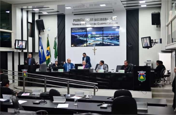 Câmara aprova requerimento, projetos e honrarias na sessão desta terça
