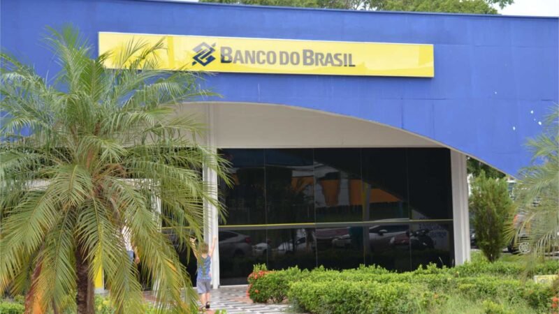 Servidores estaduais recebem salário nesta quinta-feira (30)