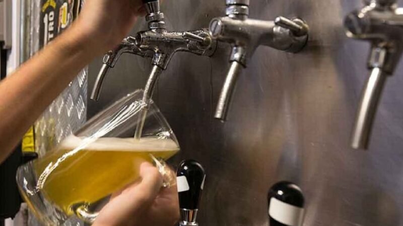 Festival da Cerveja Artesanal Cuiaverá e boa música é melhor pedida do sábado