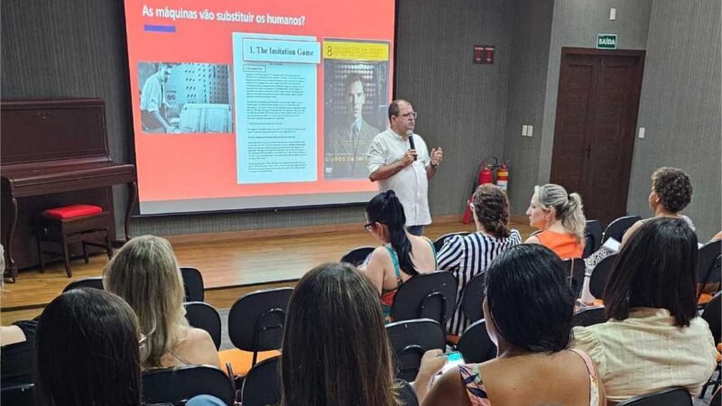 Educadores participam de palestra sobre Inteligência Artificial