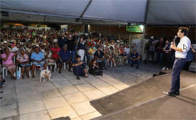 Mais de 720 famílias de Cuiabá recebem do Governo escrituras aguardadas há três décadas