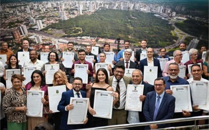 Johnny Everson homenageia personalidades do esporte e das artes