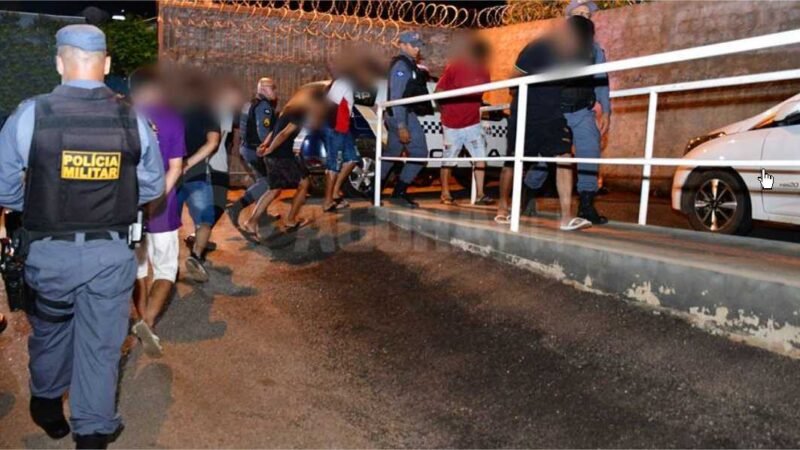 PM prende seis maiores, apreende dois menores e oito motos durante ação contra ‘rolezeiros’ em Rondonópolis