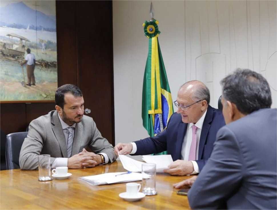 FNBF busca apoio de Alckmin para vencer burocracia excessiva e ampliar participação no mercado internacional