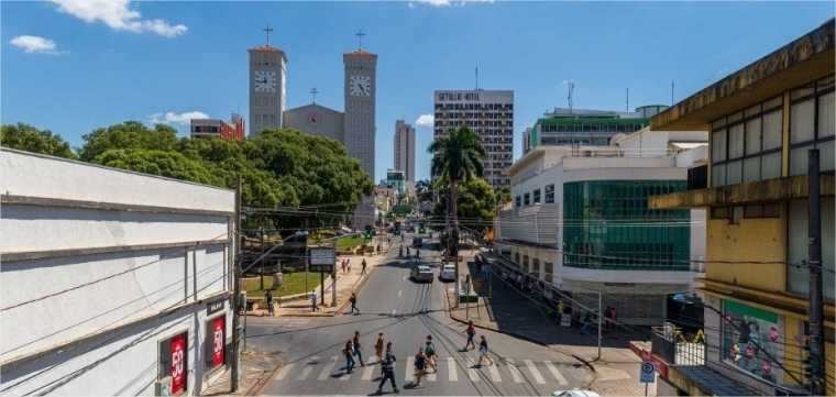 Confira o que abre e o que fecha no feriado da Proclamação da República