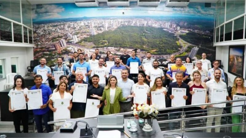 Donos de academias são homenageados pela vereadora Michelly Alencar