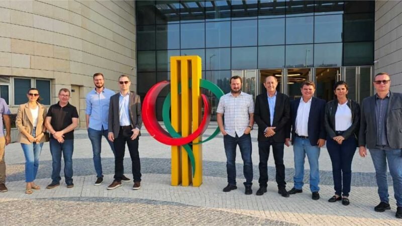 Delegação brasileira busca parceria com instituição para ampliar exportação de madeira para a China