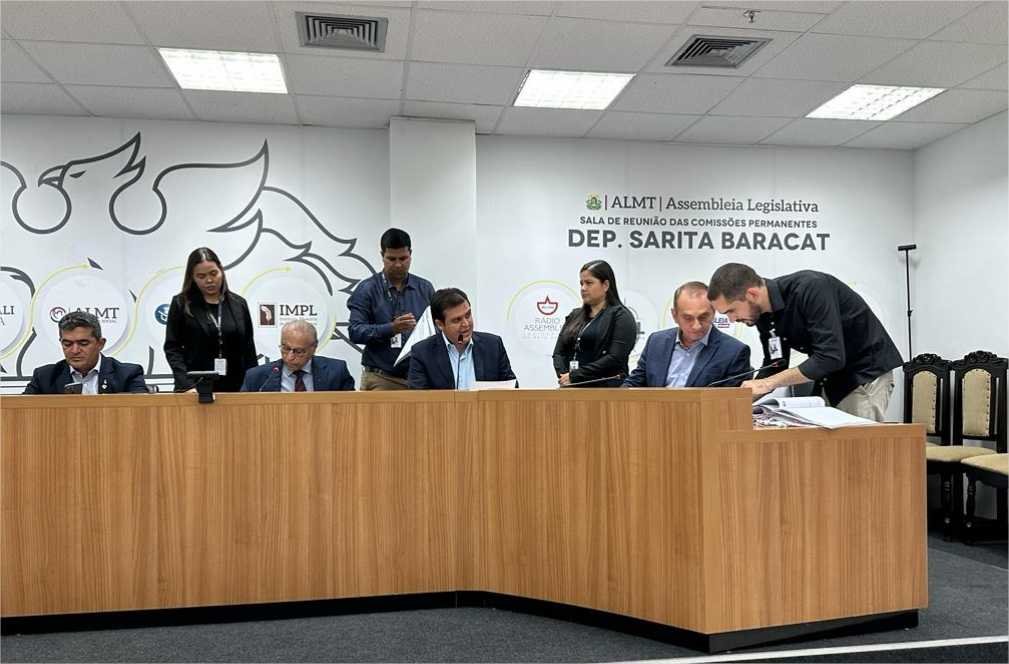 CCJR confirma audiência para discutir PLC 64, Wilson Comemora