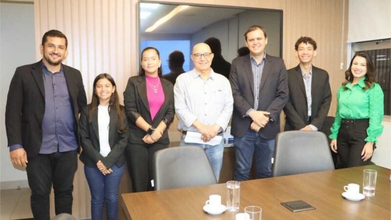 Thiago Silva e vereadores mirins cobram melhorias na infraestrutura escolar