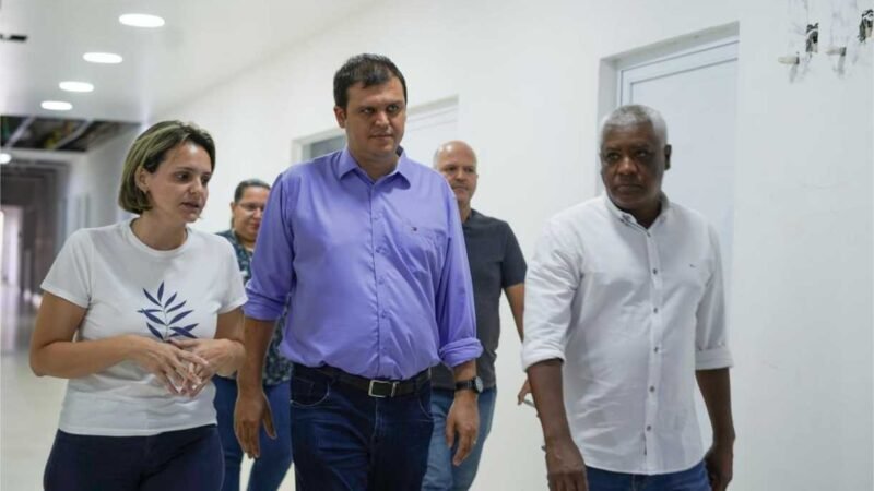 Thiago Silva visita Hospital Regional e cobra celeridade nas cirurgias ortopédicas