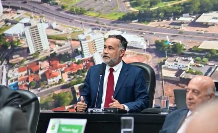 Mutirão de limpeza no Residencial Nico Baracat é realizada após solicitação de vereador