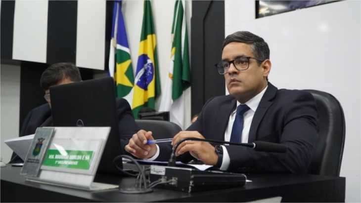 Comissão do Consumidor vai debater mercado de trabalho e Estacionamento Rotativo