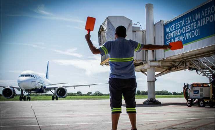 Procon-MT alerta consumidores sobre golpes envolvendo o programa de passagens aéreas Voa Brasil