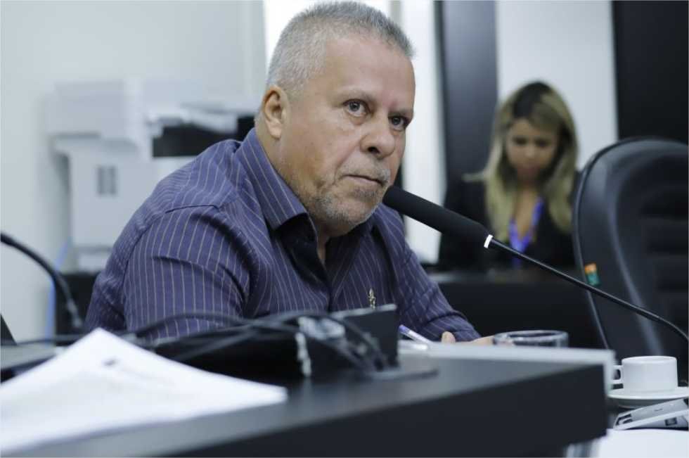 Extraordinária para votar LOA