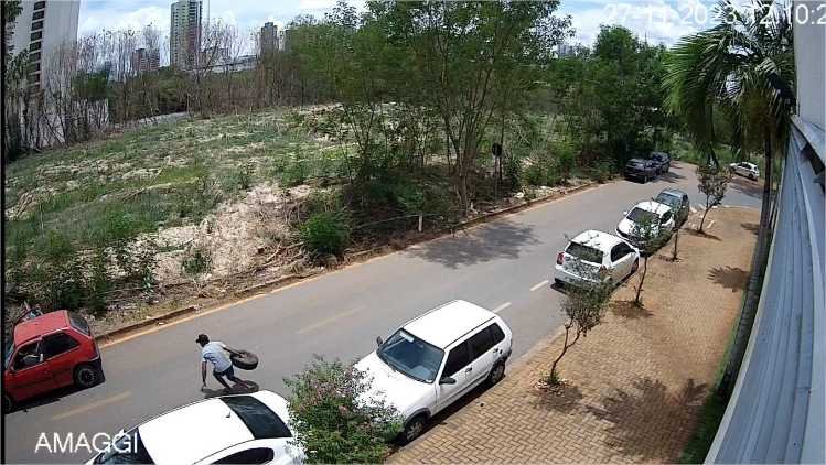 Imagens de câmeras do Vigia Mais MT ajudam a prender suspeito de furtar estepes de carros em Cuiabá