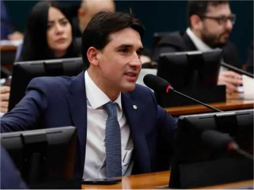 Plano para redução das passagens aéreas será divulgado na 2ª-feira, diz ministério