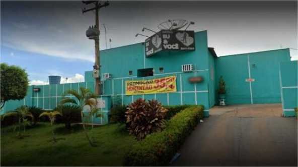 Homem é encontrado morto deitado em quarto de motel em Cuiabá