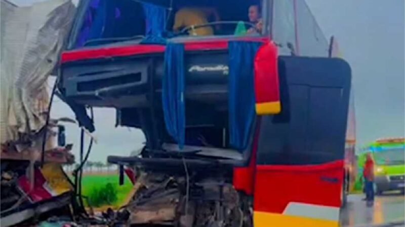 Passageiro morre em colisão entre caminhão e ônibus de viagem na BR-163; veja vídeo