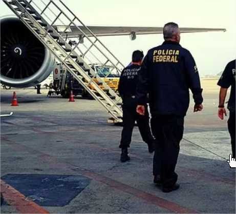 PF prende brasileira tentando embarcar para França com 4,5kg de cocaína no fundo falso da mala