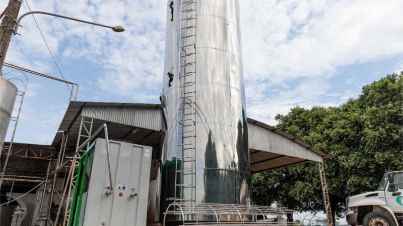 Governo entrega silo de armazenamento de leite e novilhas prenhes para produtores familiares de Alta Floresta