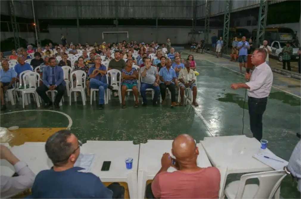 Em reunião ampliada, Botelho assegura entrega de escrituras no Santa Isabel