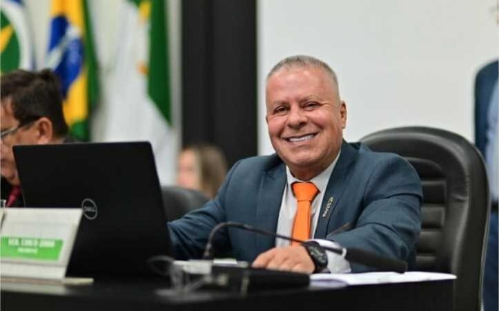 Câmara aprova requerimentos e projetos de lei na sessão desta terça-feira (12)