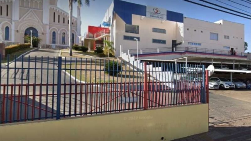 Defesa de professor alega inocência e contesta teor de diálogo