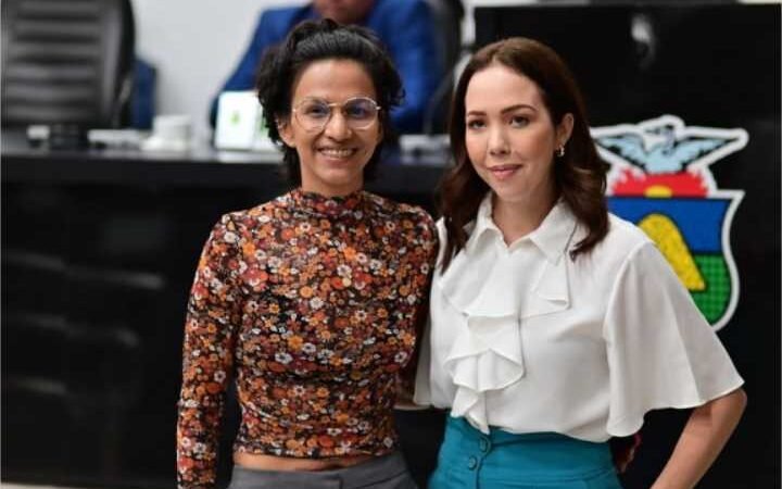 Pesquisadora usa Tribuna Livre para apresentar dados sobre violência doméstica e familiar