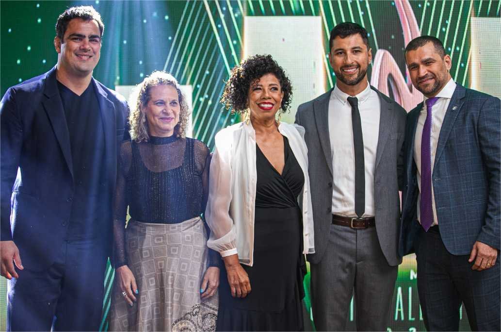 Evento reúne destaques do esporte em noite de gala; veja lista com premiados