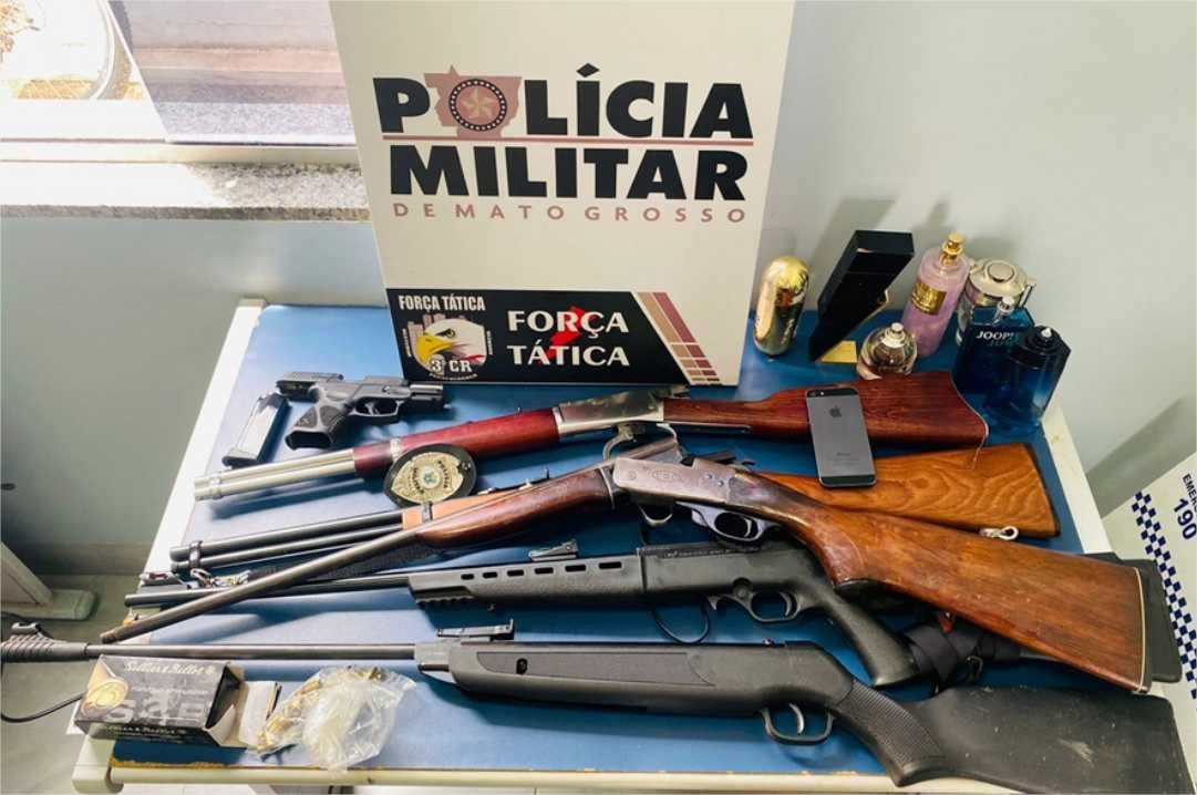 Força Tática apreende arsenal de armas e prende homem por furto e receptação