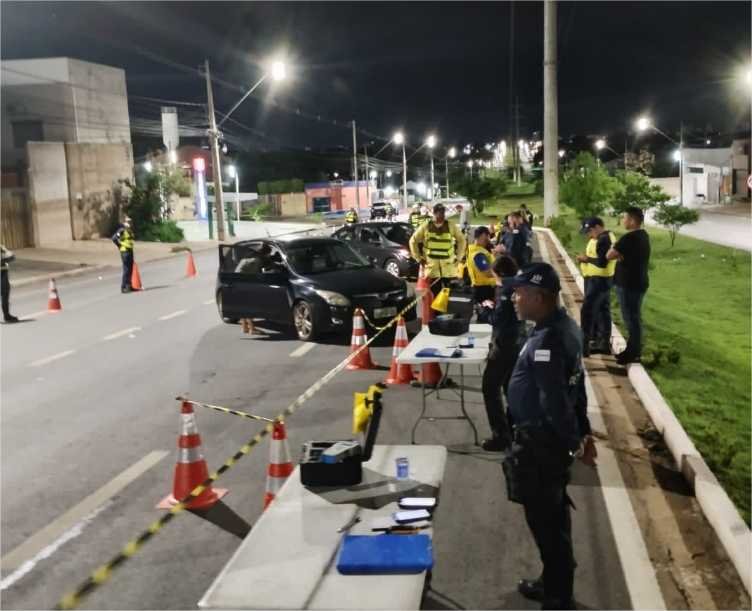 Operação Lei Seca na Avenida das Torres resulta em sete motoristas presos por embriaguez ao volante