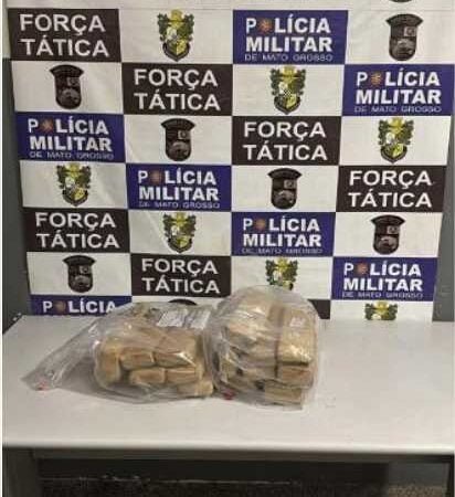 Força Tática apreende 16 tabletes de maconha e prende suspeito
