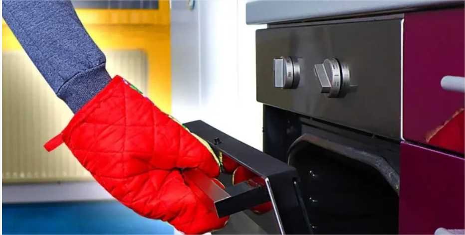 Por que você deve evitar usar luvas de forno úmidas?