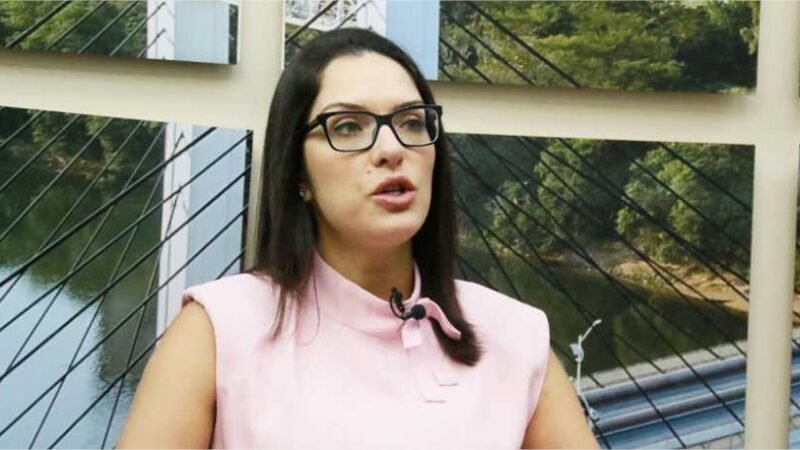 Janaina Riva critica ações de Lula, vê danos ao agro, mas nega radicalismo