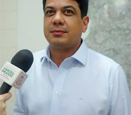 Kalil anuncia calendário de pagamento dos salários do funcionalismo para 2024