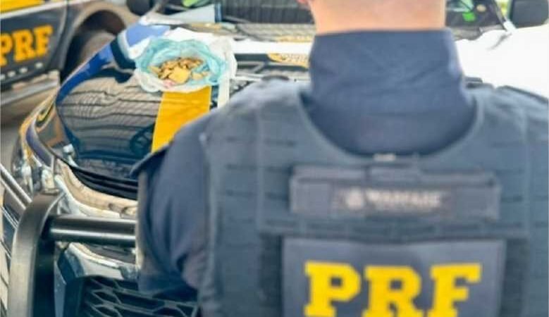 Motorista é preso pela PRF ao ser flagrado transportando gasolina e 1,5 kg de ouro