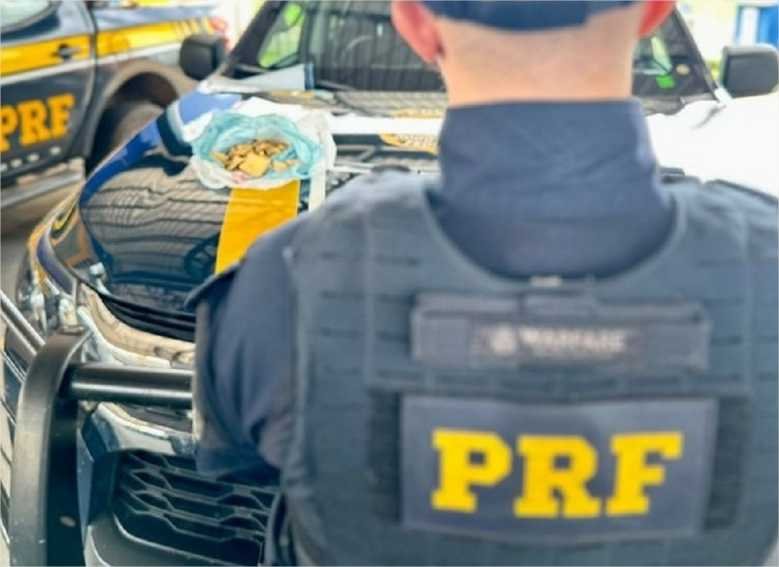 Motorista é preso pela PRF ao ser flagrado transportando gasolina e 1,5 kg de ouro