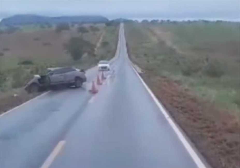 Quatro pessoas morrem em acidente na BR-070 após aquaplanagem
