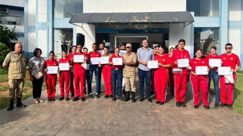 Thiago Silva considera um avanço para a educação com a Lei do Programa de Escolas Cívicos-Militares em MT