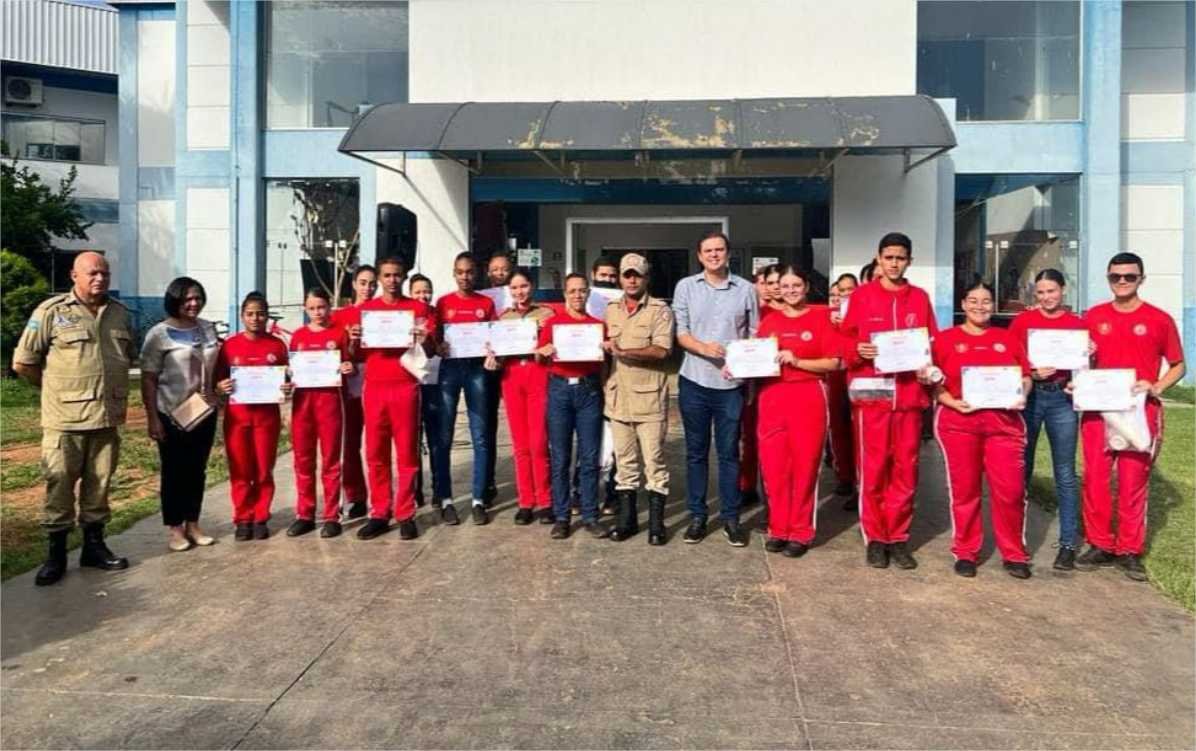 Thiago Silva considera um avanço para a educação com a Lei do Programa de Escolas Cívicos-Militares em MT