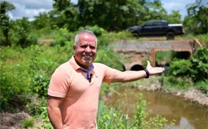 Presidente Chico 2000 visita obras na Comunidade Bandeira II
