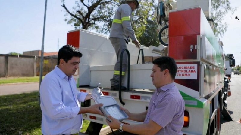 Várzea Grande está implantando 45 mil lâmpadas em LED