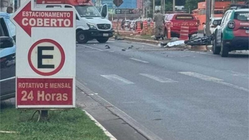 Garupa de moto morre e piloto tem fratura exposta em VG