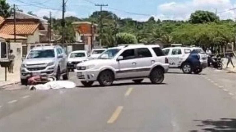 Motociclista morre ao bater em carro que dava ré em MT